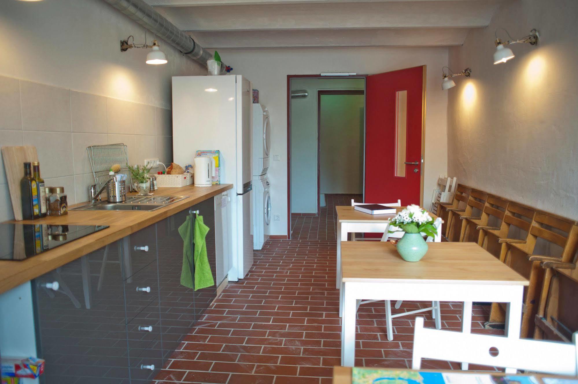 Subraum Hostel Rostock Exteriör bild